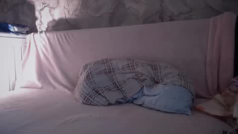 liissa207673 online show from October 25, 2025, 9:17 am