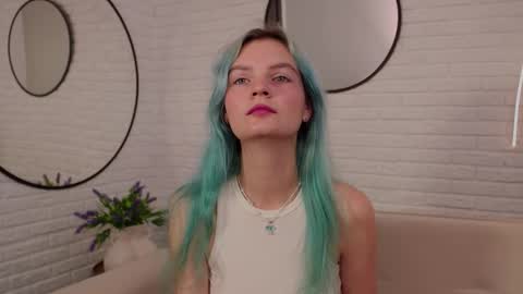 lika_sky online show from October 5, 2025, 11:41 am