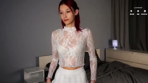 Emi online show from November 26, 2025, 11:44 am