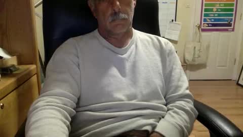 likefhot online show from November 13, 2025, 1:43 pm