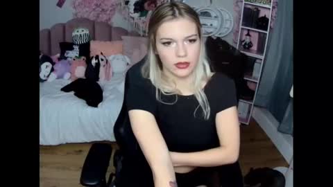 Lil Bunny online show from December 2, 2024, 3:37 am