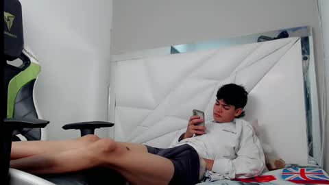 LIAM online show from December 22, 2025, 3:47 am