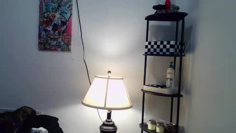 lil_bit_midnightmuse online show from November 5, 2025, 7:36 pm