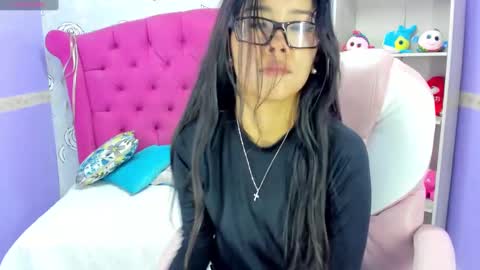 Snapshot of lil_cey chatting on February 13, 2025, 6:05 pm Lili Cey online show from February 13, 2025, 6:05 pm