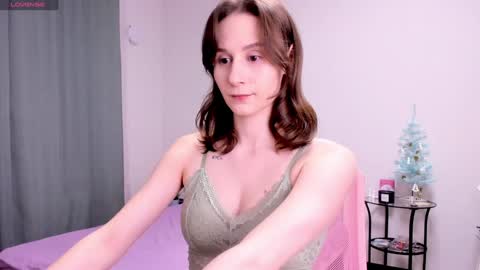 Snapshot of lil_ember chatting on December 5, 2024, 9:17 pm Little Amber Guys please if its not difficult for you give it a thumbs up online show from December 5, 2024, 9:17 pm