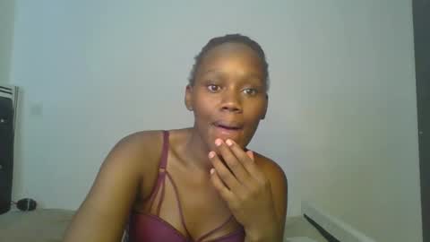 Snapshot of lil_meg chatting on February 22, 2026, 12:04 pm lil_meg online show from February 22, 2026, 12:04 pm