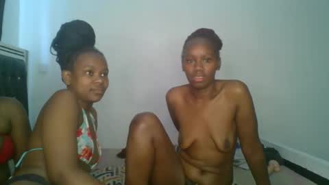 Snapshot of lil_meg chatting on February 27, 2026, 8:03 am lil_meg online show from February 27, 2026, 8:03 am