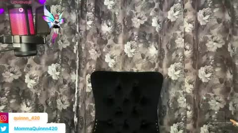 Snapshot of lil_momma422 chatting on November 4, 2025, 8:13 am MOMMA LUV online show from November 4, 2025, 8:13 am