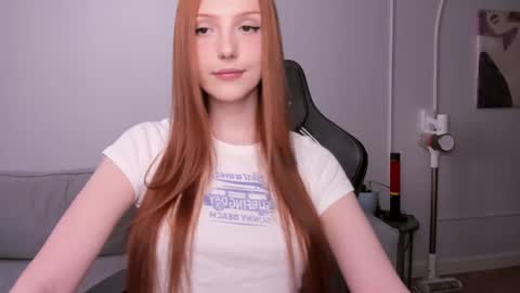 Snapshot of lil_pumpkinpie chatting on February 22, 2025, 7:45 am Val online show from February 22, 2025, 7:45 am