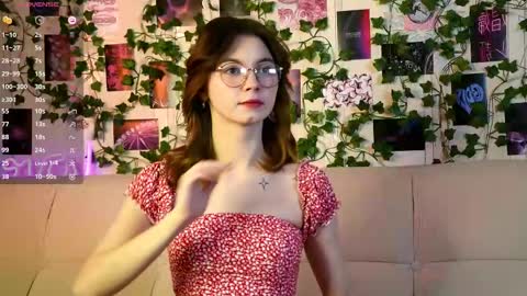 Snapshot of lil_raysss chatting on February 13, 2025, 4:43 am lil_raysss online show from February 13, 2025, 4:43 am