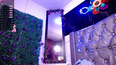 Snapshot of lila_gummy_ chatting on December 7, 2024, 10:56 am online show from December 7, 2024, 10:56 am