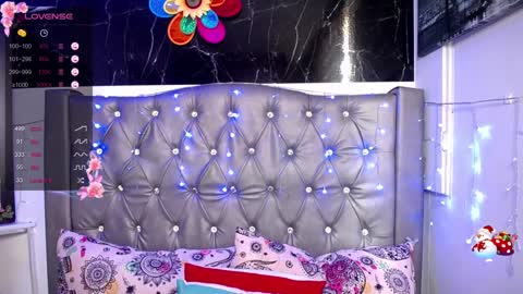 Snapshot of lila_gummy_ chatting on December 26, 2024, 1:43 pm online show from December 26, 2024, 1:43 pm