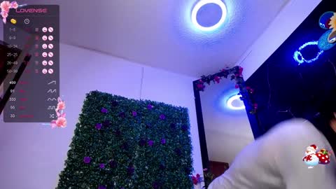 Snapshot of lila_gummy_ chatting on December 28, 2024, 1:38 pm online show from December 28, 2024, 1:38 pm