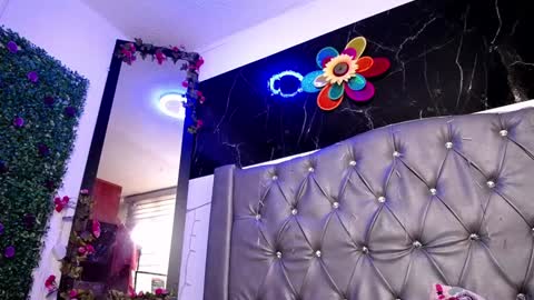 Snapshot of lila_gummy_ chatting on January 28, 2025, 12:43 pm online show from January 28, 2025, 12:43 pm