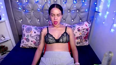 Snapshot of lila_gummy_ chatting on February 5, 2025, 8:25 pm online show from February 5, 2025, 8:25 pm