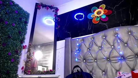Snapshot of lila_gummy_ chatting on February 24, 2025, 11:32 am online show from February 24, 2025, 11:32 am
