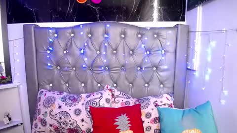Snapshot of lila_gummy_ chatting on February 26, 2025, 2:36 pm online show from February 26, 2025, 2:36 pm
