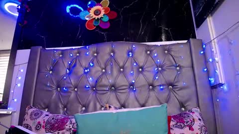 Snapshot of lila_gummy_ chatting on March 12, 2025, 3:40 pm online show from March 12, 2025, 3:40 pm
