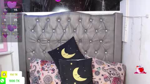 Snapshot of lila_gummy_ chatting on November 15, 2025, 12:02 pm online show from November 15, 2025, 12:02 pm