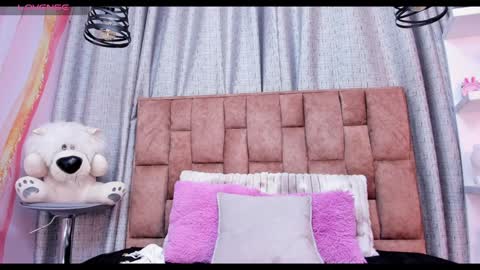 lila noa online show from January 12, 2025, 3:28 am