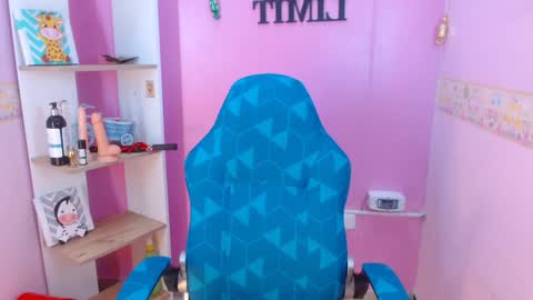 Snapshot of lila_pinky chatting on January 24, 2025, 1:47 pm L I L A online show from January 24, 2025, 1:47 pm