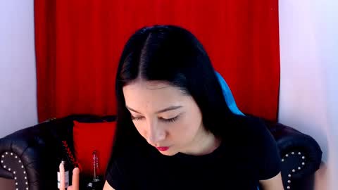 Snapshot of lila_pinky chatting on January 26, 2025, 1:47 pm L I L A online show from January 26, 2025, 1:47 pm