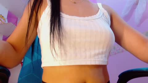 Snapshot of lila_pinky chatting on February 4, 2025, 9:10 pm L I L A online show from February 4, 2025, 9:10 pm
