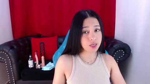 Snapshot of lila_pinky chatting on February 9, 2025, 2:29 pm L I L A online show from February 9, 2025, 2:29 pm