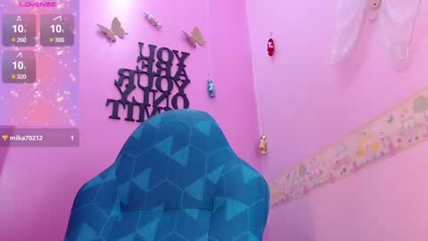 Snapshot of lila_pinky chatting on February 24, 2025, 9:31 pm L I L A online show from February 24, 2025, 9:31 pm
