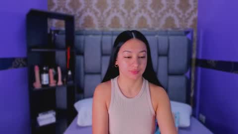 Snapshot of lila_pinky chatting on October 13, 2025, 12:49 pm L I L A online show from October 13, 2025, 12:49 pm