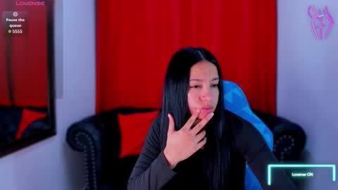 Snapshot of lila_pinky chatting on October 21, 2025, 12:39 pm L I L A online show from October 21, 2025, 12:39 pm