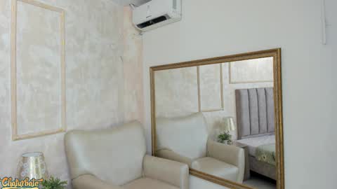 lila bailey  online show from September 29, 2025, 7:51 pm