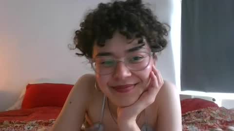 lilac_dreamsss online show from June 16, 2026, 12:41 pm