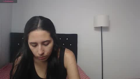 Lila Cream online show from November 14, 2025, 3:22 pm