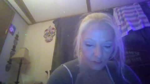 Snapshot of lilbit4u chatting on February 17, 2025, 12:21 am lilbit4u online show from February 17, 2025, 12:21 am