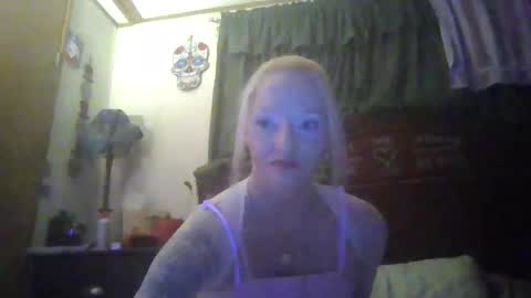 Snapshot of lilbit4u chatting on February 25, 2025, 12:47 am lilbit4u online show from February 25, 2025, 12:47 am