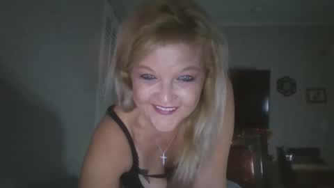 lilblonde412 online show from October 27, 2025, 2:15 am