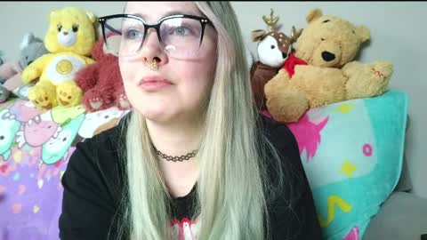 emily ryanson online show from April 1, 2026, 7:33 pm