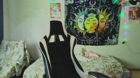 Lil online show from October 29, 2025, 8:05 am