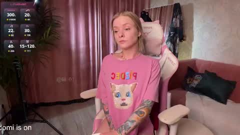 Snapshot of lili_01 chatting on July 14, 2026, 2:01 pm Lili online show from July 14, 2026, 2:01 pm