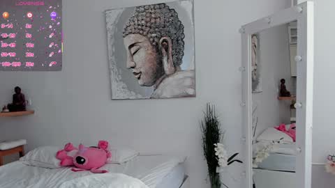 Lilith Nickol online show from November 12, 2025, 6:03 am