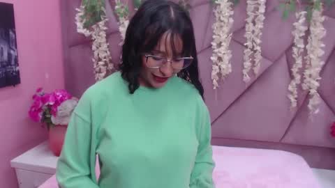 Snapshot of lili_candies chatting on September 30, 2025, 1:27 pm LILI CANDIES online show from September 30, 2025, 1:27 pm