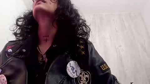 lili_clan online show from September 20, 2025, 12:50 pm