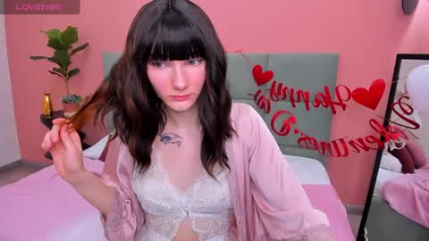 Snapshot of lili_flowerr chatting on February 14, 2025, 9:03 am Lilli follow me kiss online show from February 14, 2025, 9:03 am
