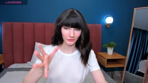 Snapshot of lili_flowerr chatting on March 11, 2025, 2:32 am Lilli follow me kiss online show from March 11, 2025, 2:32 am