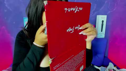 Lili  online show from November 19, 2025, 7:25 pm