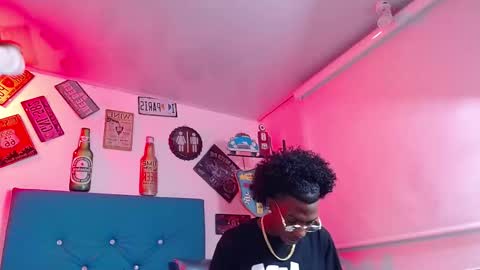 lili_roussi online show from October 16, 2025, 2:23 am