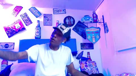 lili_roussi online show from October 21, 2025, 3:51 am