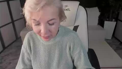 Lilia online show from November 14, 2025, 8:24 am