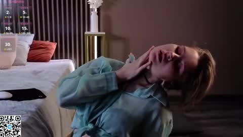 Lilian online show from February 25, 2026, 1:26 am